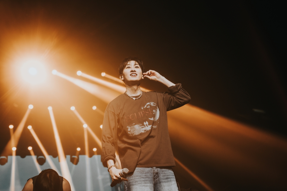 银赫身为领舞和rapper担当，舞蹈实力毋庸。