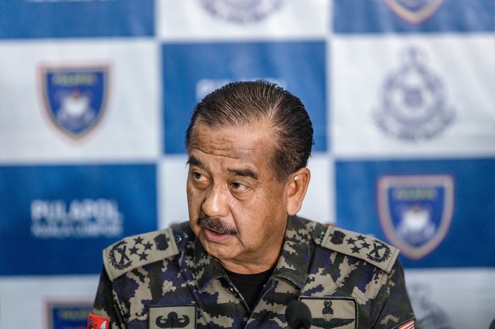 拉扎鲁丁表示，我国警方已加强管制马泰边界。-Firdaus Latif摄-