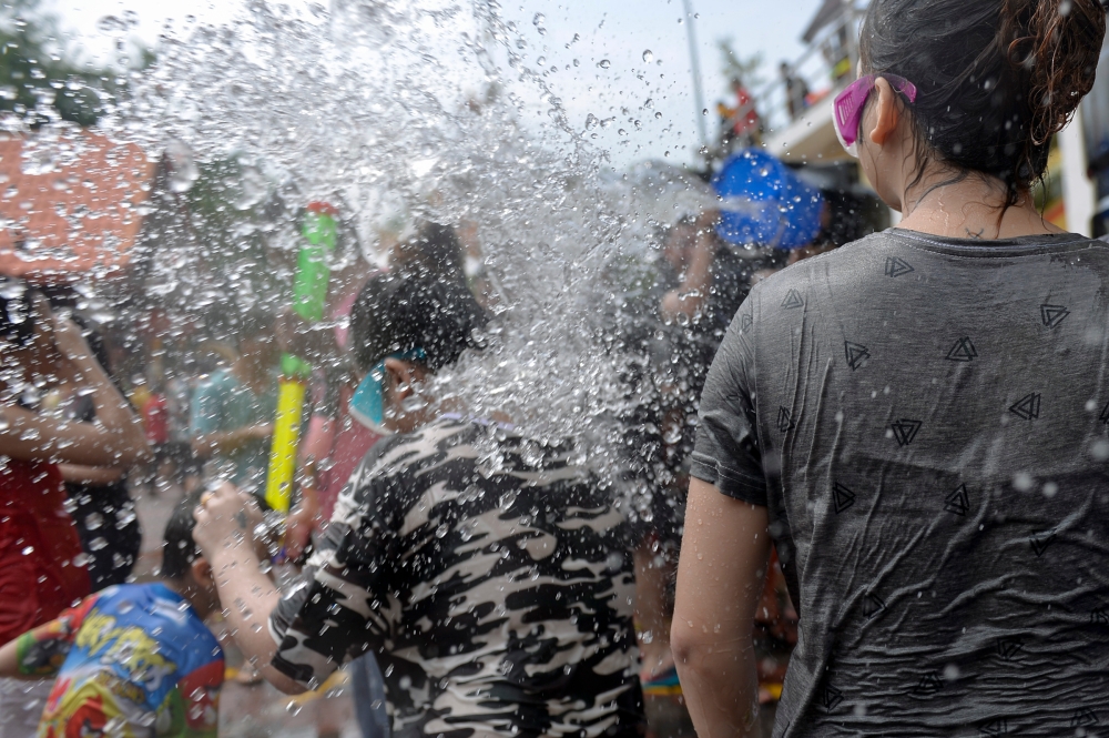 团结部将举办国家级泼水节庆典，向全民介绍暹罗社群的习俗和文化。-Mukhriz Hazim摄-