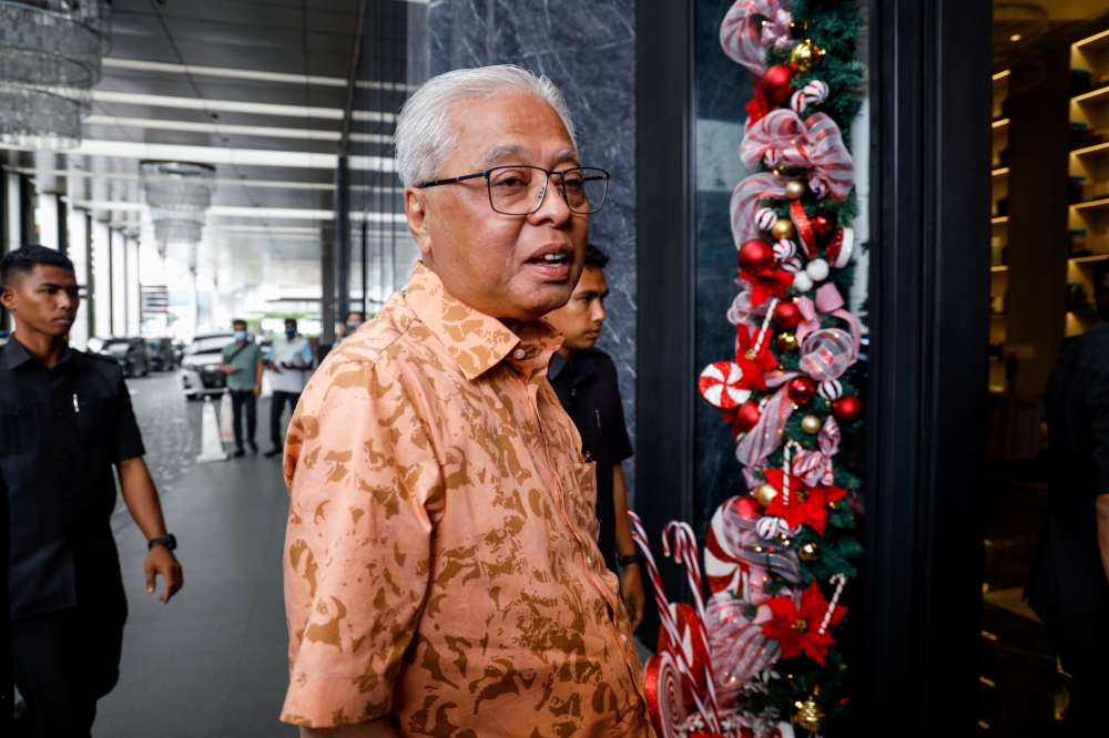 反贪会将向依斯迈沙比里女婿录供，以调查贪污与洗黑钱案。-Firdaus Latif摄-