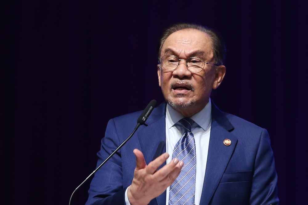 安华认为，伊斯兰金融还有很大的改革空间，以让它更符合伊斯兰教法目标。-Yusof Mat Isa摄-