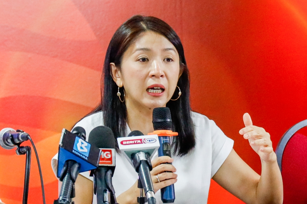 杨美盈说，行动党率先提出让全A生自动被预科班录取的建议，并在去年就获得内阁同意。-Firdaus Latif摄-