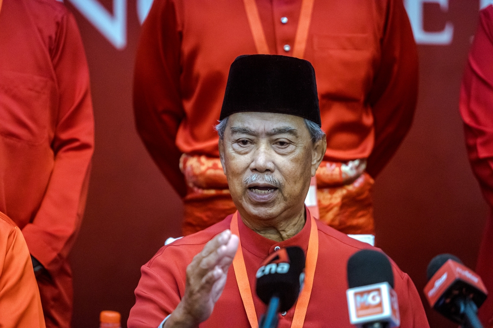 慕尤丁以任相时的抗疫成就，指国盟比安华有能力执政。-Firdaus Latif摄-
