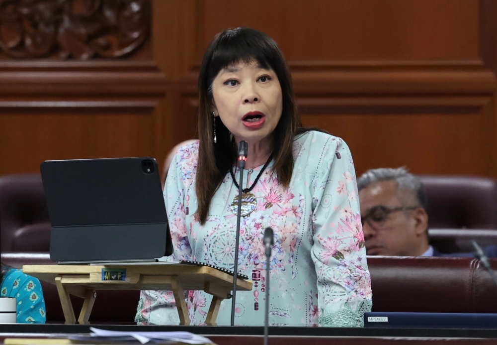 胡栋强认为，林慧英（图）在国会以”我不知道如何回答“来回应议员的提问，是一种失态，也反映联合政府的无能。-马新社-