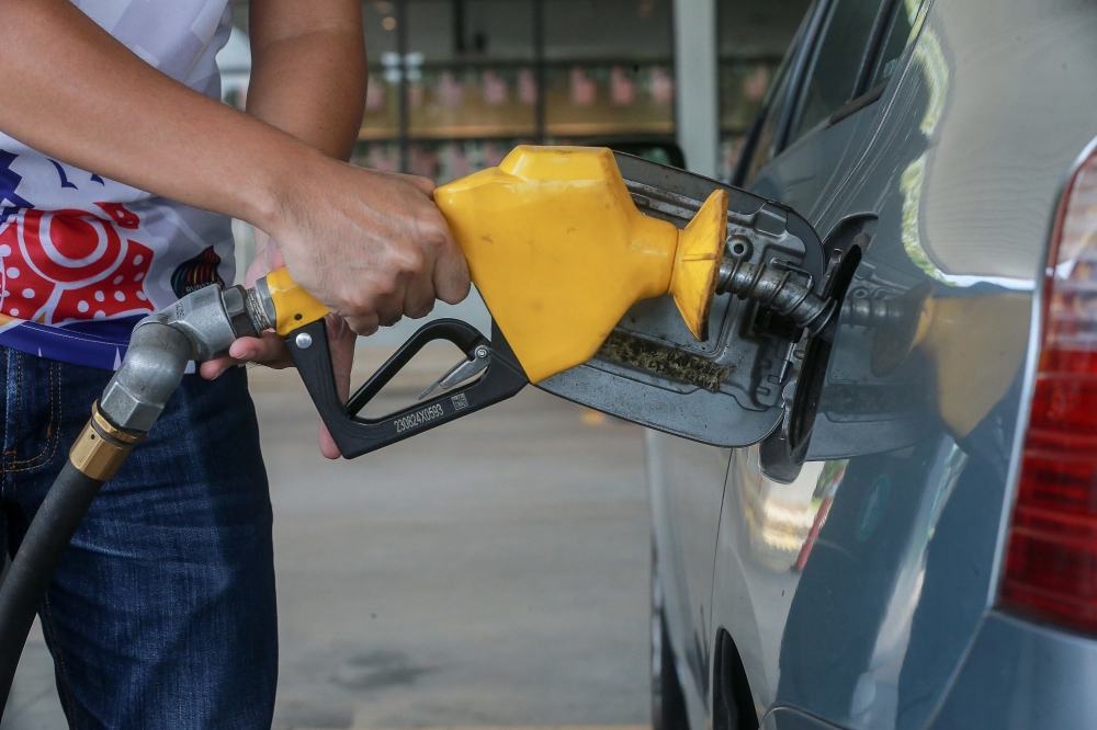 政府与利益相关方正敲定RON95汽油补贴的资格与执行方式，目前已进入最后阶段。-Sayuti Zainudin摄-