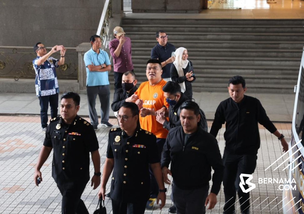 刁健城被押往法庭申请延扣时，高喊“最高领导”羞辱他，是为了令他闭嘴。-马新社-