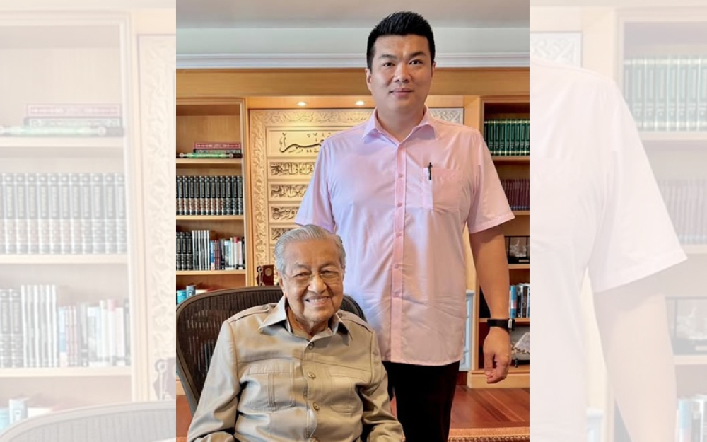 马哈迪指刁健城主动与他会面，是为了提供沙巴贪腐案的证据。