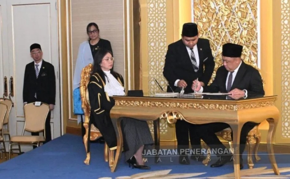 张振彬签署委任状，就职沙巴助理部长。