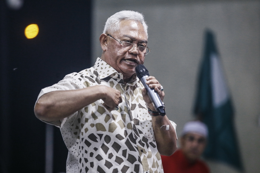 学者们认为，诺奥马提出修宪规定只能由马来人出任首相的建议，只是一种为了挑起马来人情绪的政治噱头。-Hari Anggara摄-