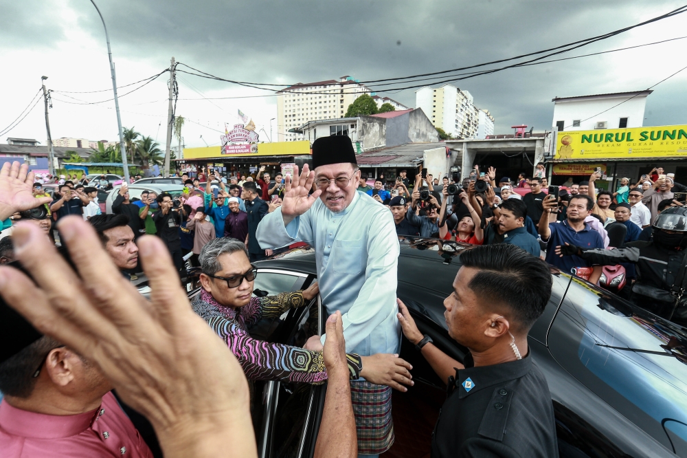 巫伊重启MN仅某些人在幻想 安华：联合政府稳如泰山
