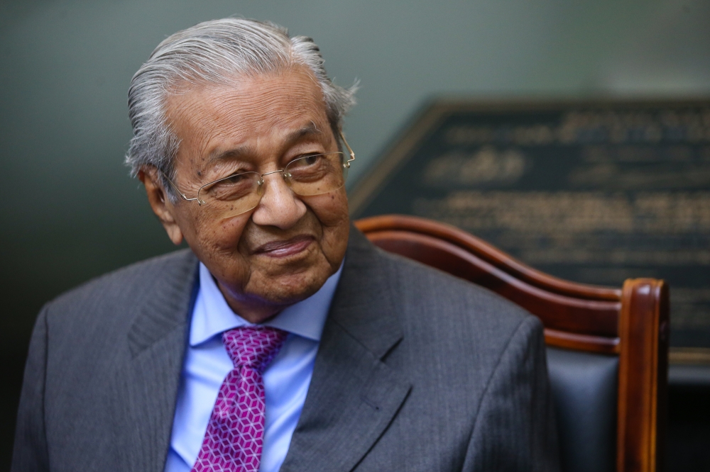 经过医生诊断后，发现马哈迪跌倒导致骨折。-Yusof Isa摄-