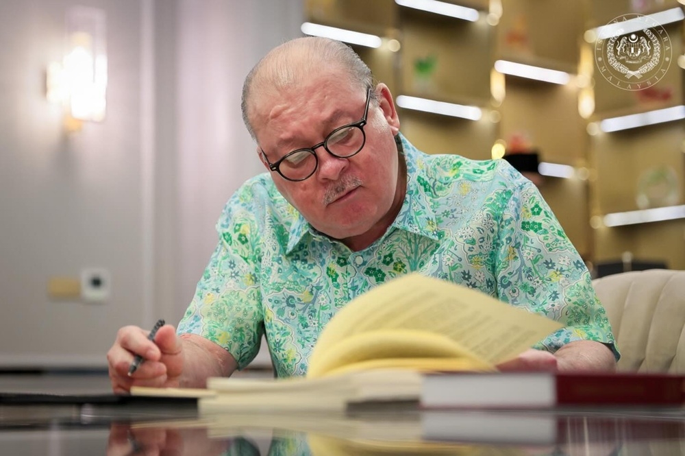 国家元首苏丹依布拉欣周六御准签署2026年反霸凌法令。-图取自Sultan Ibrahim Sultan Iskandar面子书-