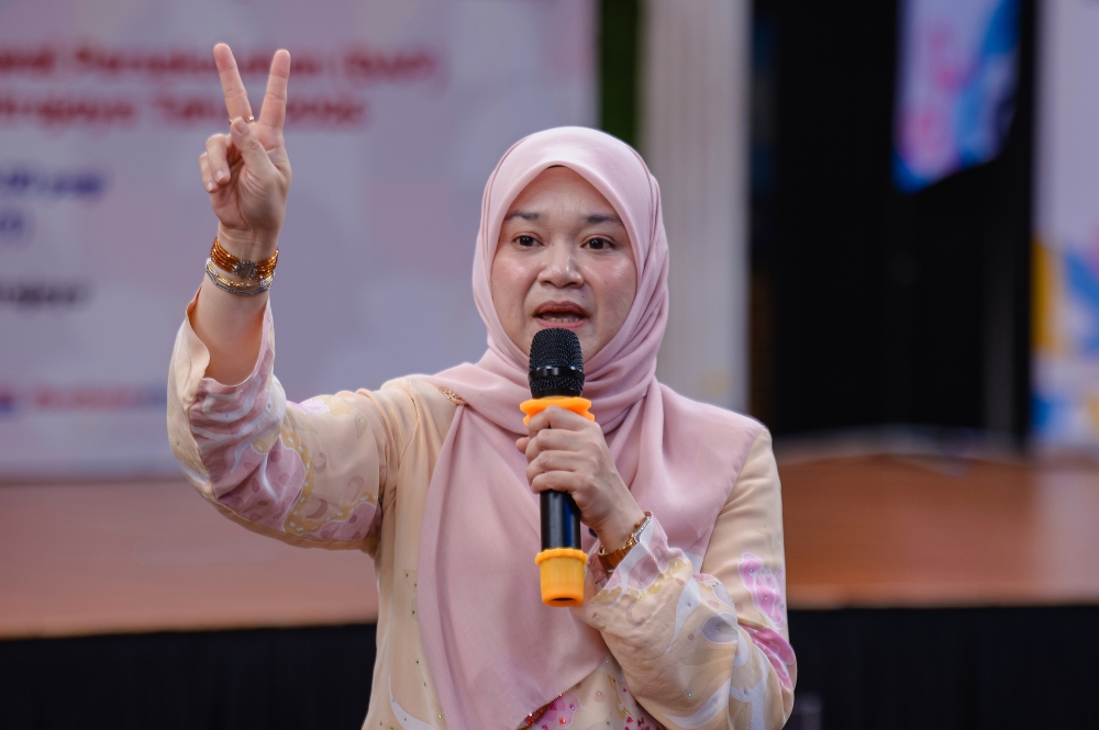 法丽娜表示，是否恢复UPSR和PT3旨在提升教育质量，同时兼顾学生的需求，以及构建更全面的评估体系的可能性。-马新社-