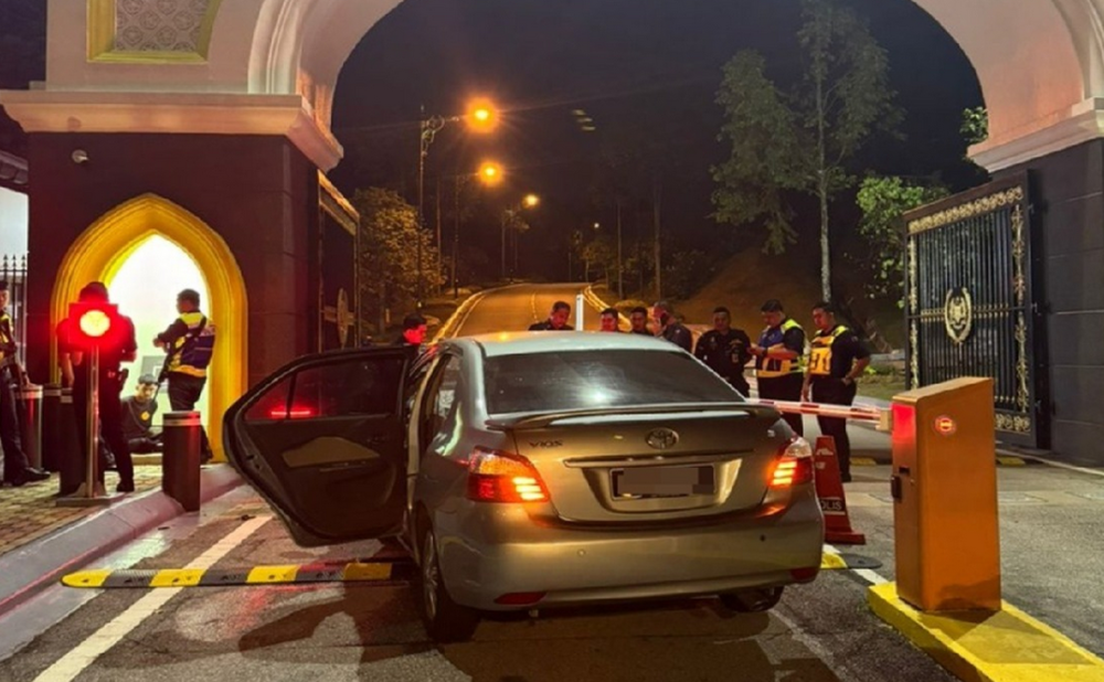 今晨醉驾撞王宫保安栏 22岁大专生不认罪