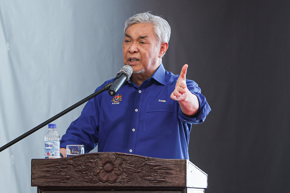 阿末扎希已入禀法庭，要求将健康思维基金会案的47项刑事失信、贪污和洗黑钱控罪判处无罪释放。-马新社-