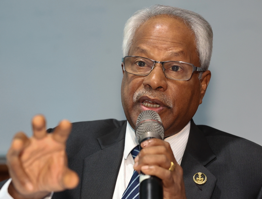 西华尼申表示，和丰一个养猪场工程项目，因未取得规划准证而被勒令停工并罚款。-马新社-