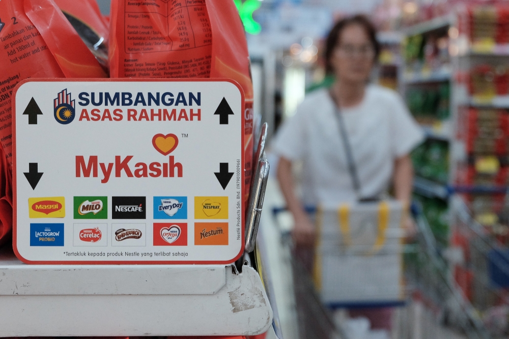 政府放眼在今年底前，将1万家小型杂货店纳入SARA商业伙伴。-Yusof Isa摄-