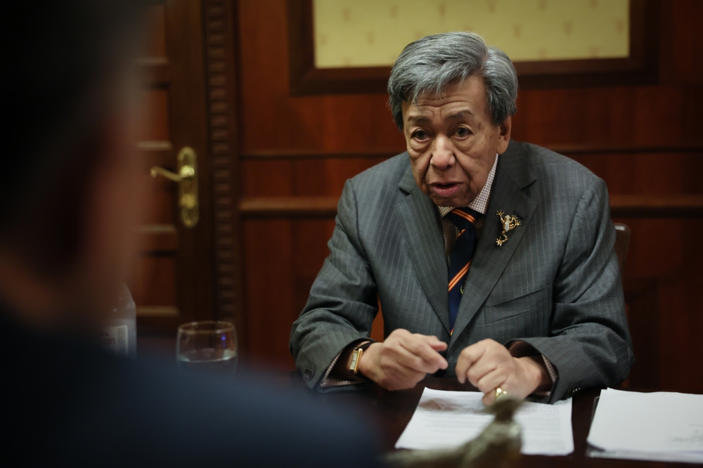 雪州苏丹沙拉弗丁谕令停止州内的养猪活动，改以进口猪肉应付需求。-马新社-