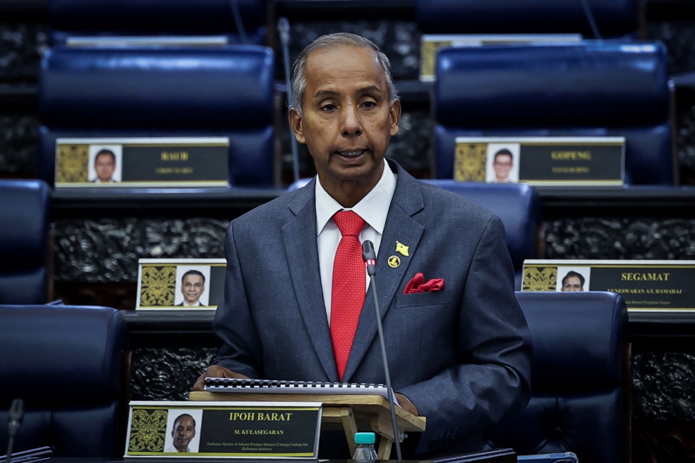 古拉说，内阁将会针对阿占巴基被媒体报导超额持股一事进行讨论。-马新社-