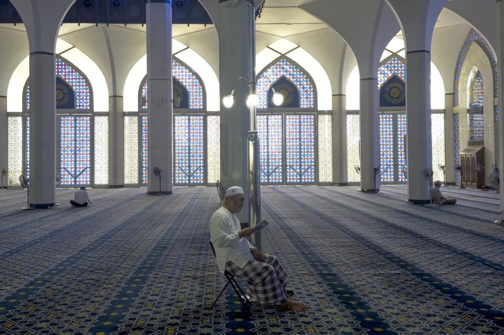 在斋戒月期间接连发生故意踩可兰经事件，引起国内穆斯林的强烈关注。-Shafwan Zaidon摄-