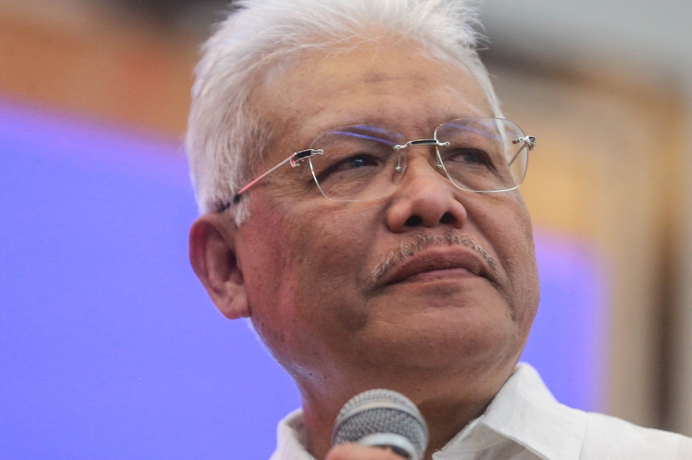 韩查再努丁获得13名土团党国会议员的支持，继续出任国会反对党领袖。-SAYUTI ZAINUDIN摄-