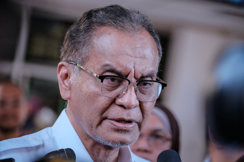 祖基菲里敦促民众不要将儿童或任何人单独留在车内，哪怕只有一分钟。-马新社-