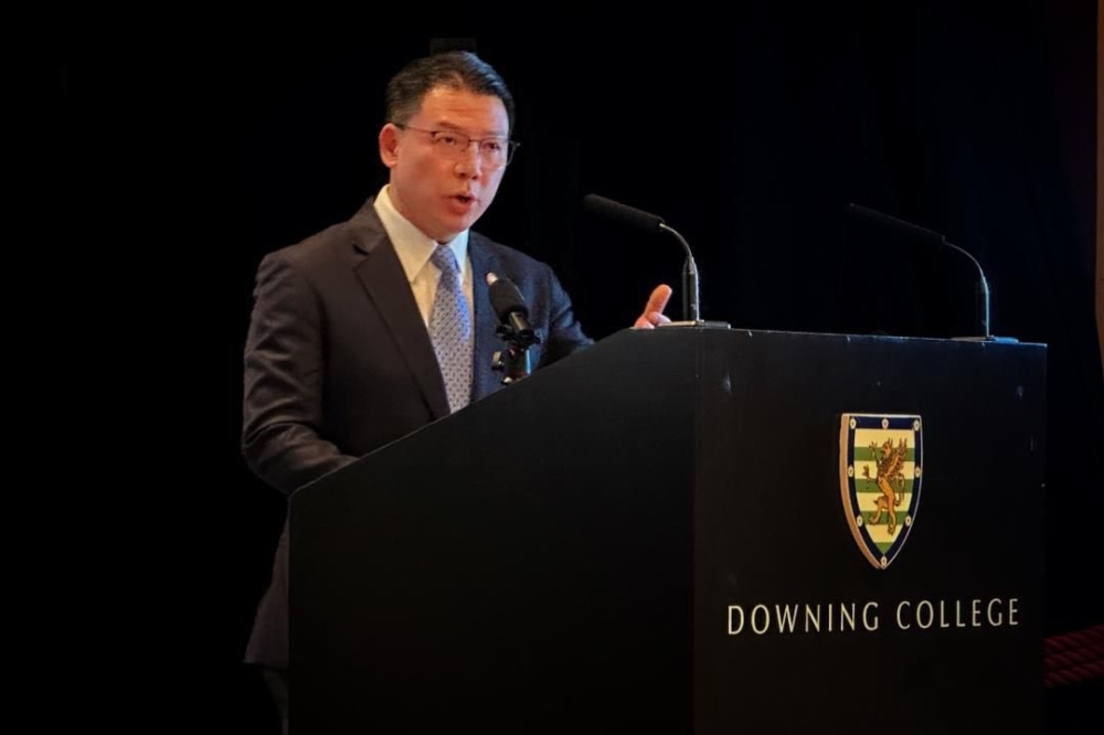 马华领袖认为，倪可敏的“剑桥之行”所引起的争议，会影响政府的公信力。