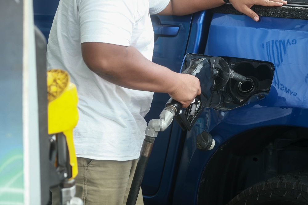 柴油价格再攀升达到6令吉零2仙。-SAYUTI ZAINUDIN摄-