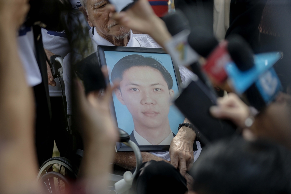 家属寻求法庭要求警方援引刑事法典第302条文（谋杀）或第304条文（他杀）调查赵明福命案。-Sayuti Zainudin摄-