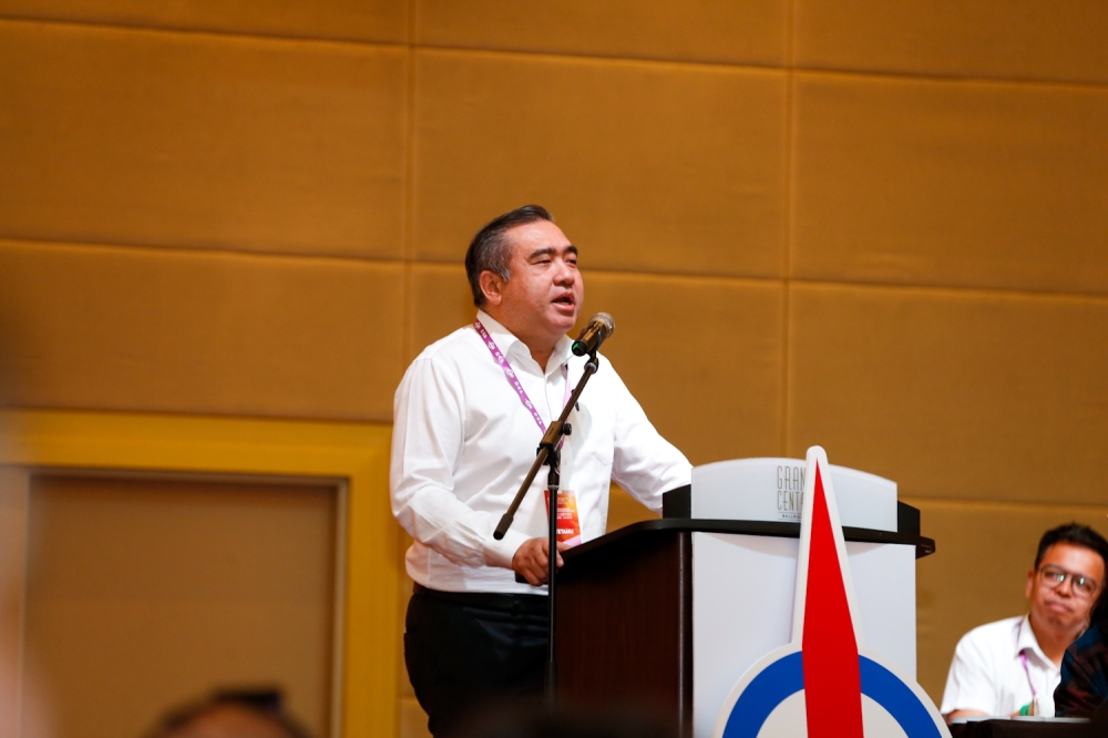 陆兆福说，行动党中央支持甲州行动党的决定，赞同退出州政府。-Raymond Manuel摄-