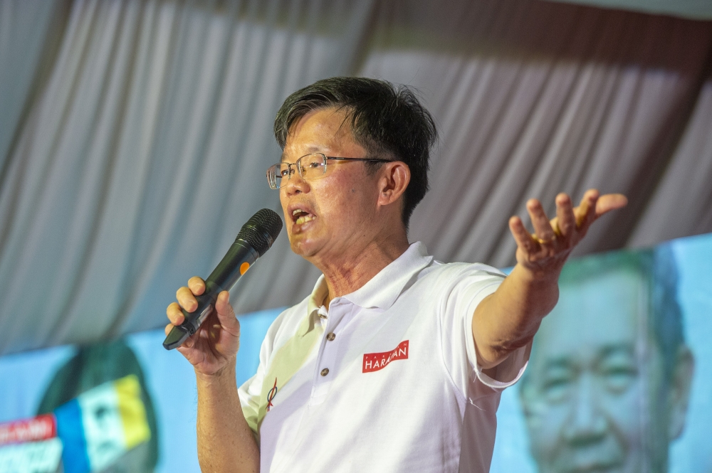 曹观友认为，行动党仍需陆兆福主持大局，凝聚士气。-Shafwan Zaidon摄-