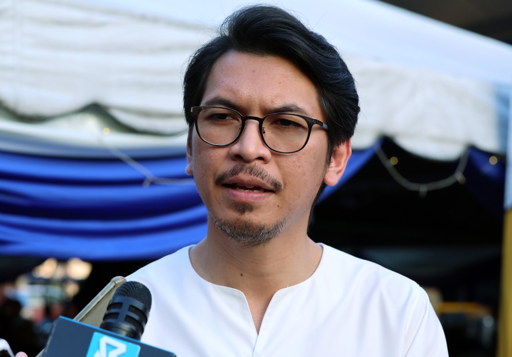 卡米尔说，国阵在谈判千，就先决定竞选多少议席，显得没有诚意。-马新社-