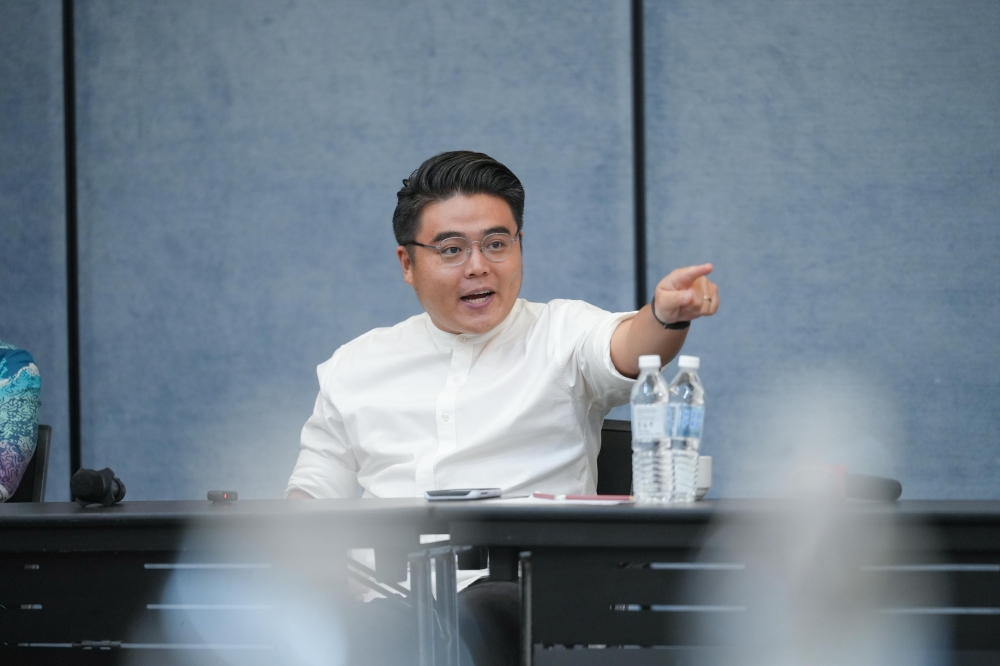 吴家良说，阿克玛在朋党挂错国旗课题持有双标态度，显示他只敢向人民施压。-吴家良供图-
