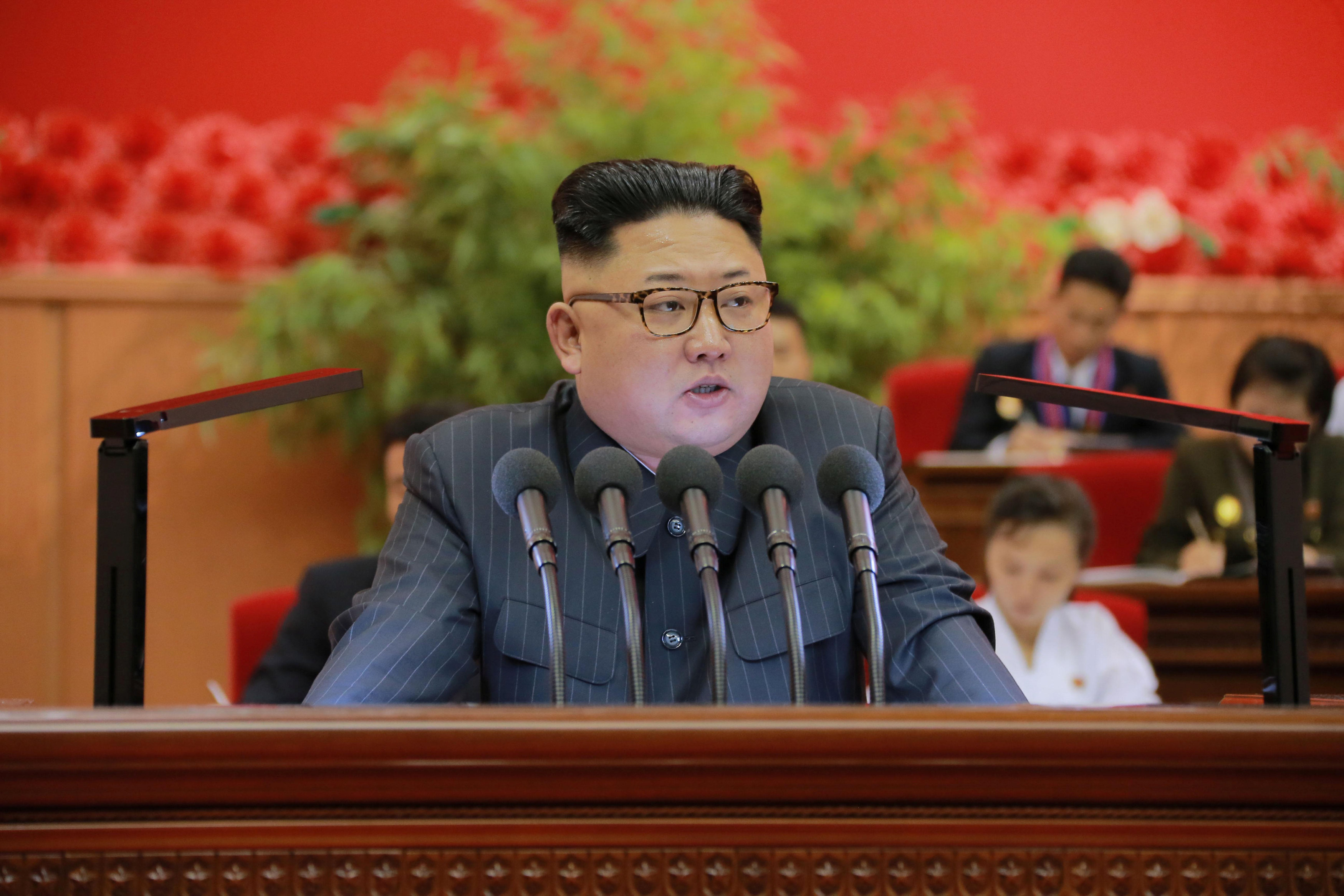 North Korean leader Kim Jong Un gives a speech at the 9th Congress of the Kim Il Sung Socialist Youth League in this undated photo released by North Korea's Korean Central News Agency (KCNA) in Pyongyang on August 29, 2016. KCNA/ via REUTERS ATTENTION EDI