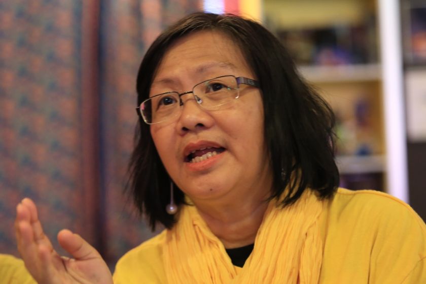 Bersih 2.0 committee member Maria Chin Abdullah speaking at a press conference in Teluk Intan, May 28, 2014. u00e2u20acu201d Picture by Saw Siow Feng 