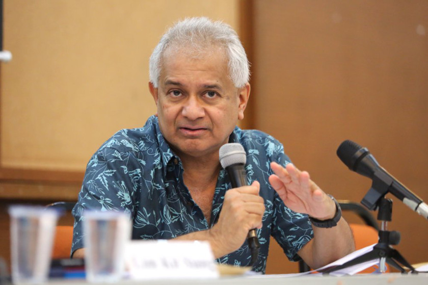 Tommy Thomas speaks at the 'The Tragedy of MH370: Accident or Human Error?' public forum at KLSCAH, on June 17, 2014. u00e2u20acu201d Picture by Choo Choy May