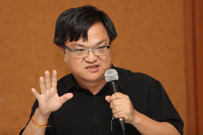 Wong Chin Huat speaks at the cabinet reshuffle forum at KLSCAH. u00e2u20acu201d Picture by Choo Choy May