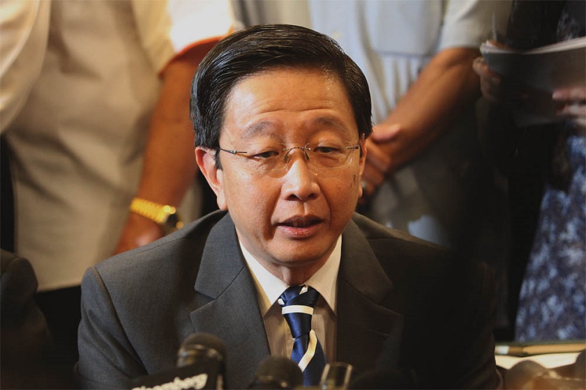 Datuk Teng Chang Khim speaks to the media at the Bangunan SSAAS in Shah Alam, August 13, 2014. u00e2u20acu201d Picture by Yusof Mat Isa