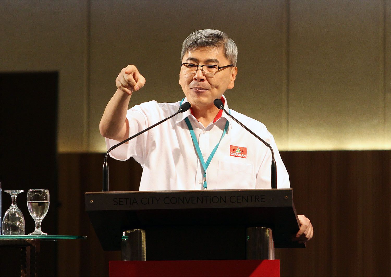 Gerakan President, Datuk Mah Siew Keong speaks at the partyu00e2u20acu2122s 43rd National Delegates Conference in Setia City Convention Centre, Shah Alam, October 19, 2014. u00e2u20acu201d Picture by Yusof Mat Isa