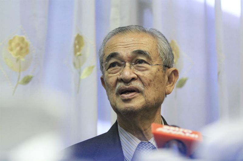 Tun Abdullah Ahmad Badawi speaks at a conference on Malaysian Islamic Economic And Finance in ILIM, Bangi, July 29, 2015. u00e2u20acu2022 Picture by Yusof Mat Isa