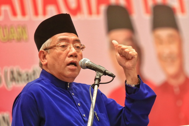 Education Minister Datuk Seri Mahdzir Khalid opens Kepong Umno delegates' meeting, August 23, 2015. u00e2u20acu201d Picture by Saw Siow Feng