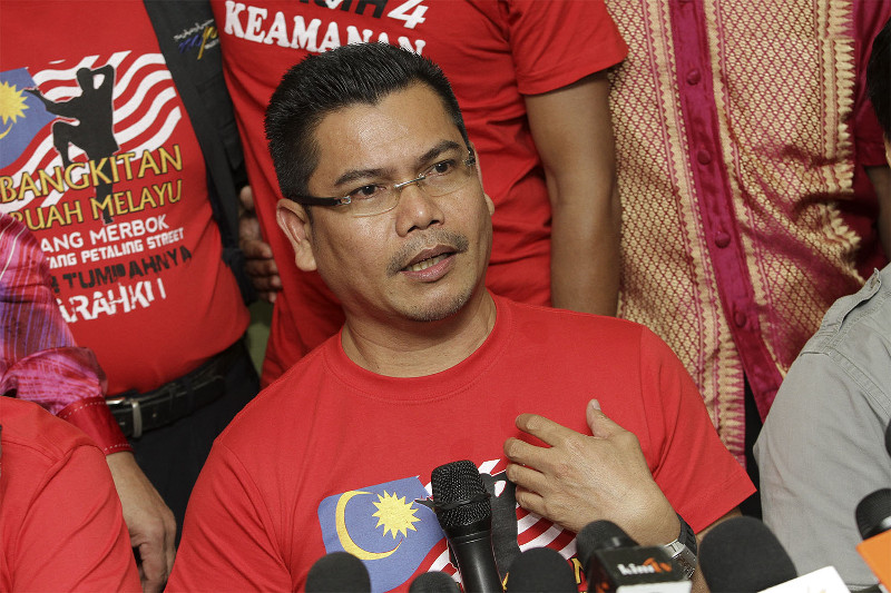 Datuk Jamal Md Yunos speaks to members of the media during a press conference  at the Kelab Sultan Sulaiman in Kuala Lumpur, September 10, 2015. u00e2u20acu201d Picture by Yusof Mat Isa