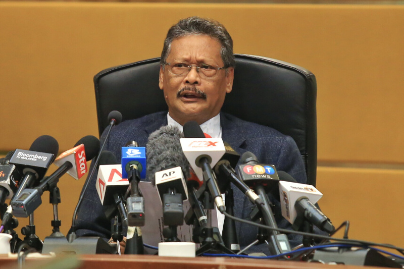 Attorney-General Tan Sri Mohamed Apandi Ali speaking at a press conference on October 13m 2015. u00e2u20acu201d Picture by Saw Siow Feng 