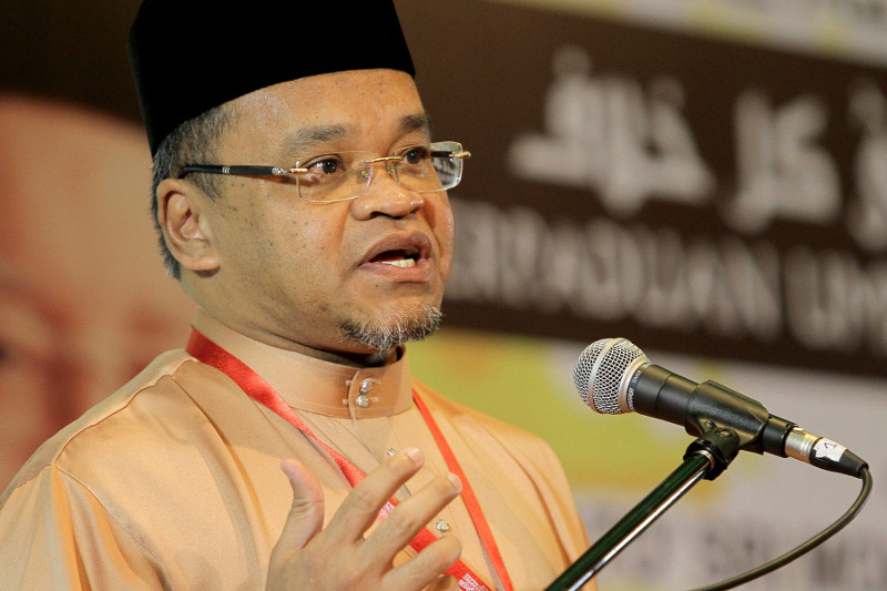 Global Movement of Moderates CEO Nasharudin Mat Isa speaks at the Al-Azhar Alumni Regional Meet 2015 at Grand Seasons Hotel in Kuala Lumpur, December 17, 2015. u00e2u20acu201d Picture by Yusof Mat Isa