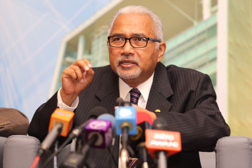 Datuk Seri Mohd Hashim Abdullah speaks at a press conference on his appointment as new SPR chairman, at Menara SPR , Putrajaya January 28, 2016. u00e2u20acu201d Picture by Choo Choy May