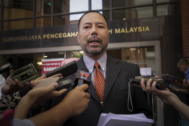 Datuk Khairuddin Abu Hassan speaks to the media outside before lodging a report against the AG at the MACC headquarters in Putrajaya, February 2, 2016. u00e2u20acu2022 Picture by Yusof Mat Isa