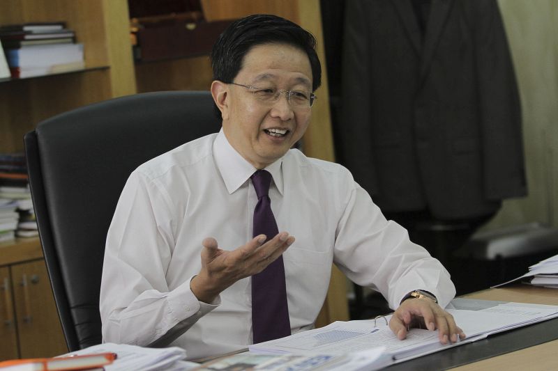 Datuk Teng Chang Khim speaks during an interview at his office in Shah Alam February 16, 2016. u00e2u20acu201d Picture by Yusof Mat Isa