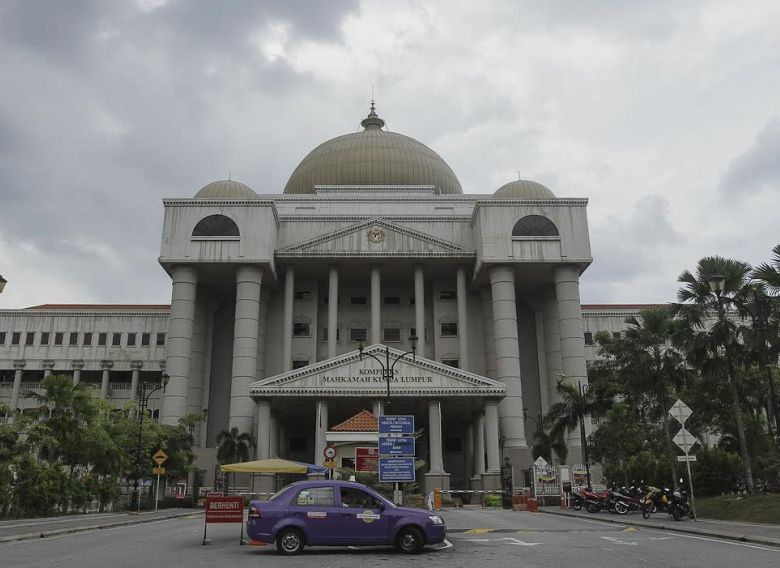 Hakim Mahkamah Sesyen Kuala Lumpur (foto) menasihati sekolah agar menapis pengambilan pekerja terutamanya warga asing bagi mengelak kejadian rogol pelajar. u00e2u20acu201d Foto oleh Yusof Mat Isa  