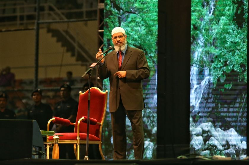 Dr Zakir Naik delivers his lecture in Bukit Jalil, Kuala Lumpur, April 16, 2016. u00e2u20acu2022 Picture by Saw Siow Feng