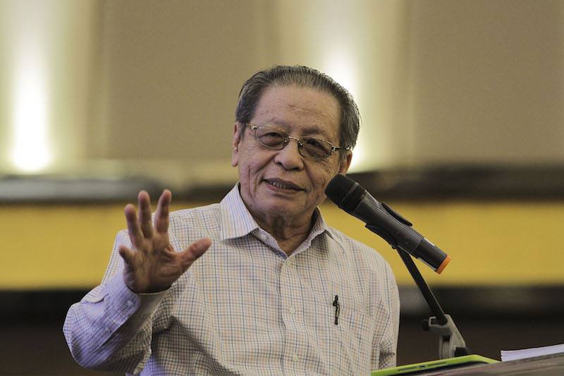 Lim Kit Siang speaks during a forum in Shah Alam April 14, 2016. u00e2u20acu201d Picture by Yusof Mat Isan